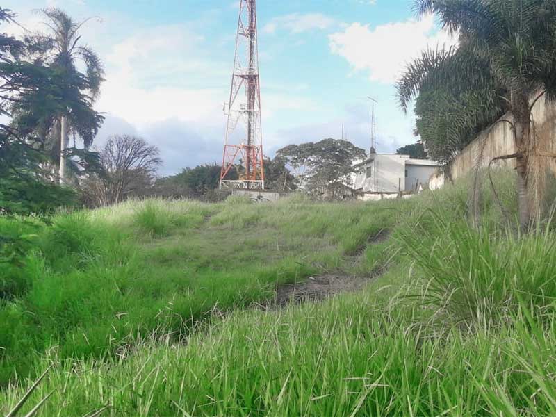 aluga-se 1.500 m² no centro de são roque